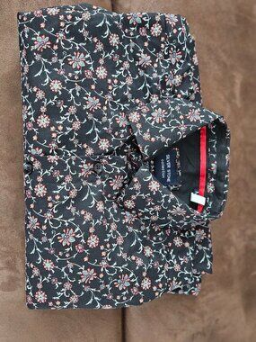 Silver Stone Collection Modern Fit Men's Floral Button Down Shirt Medium